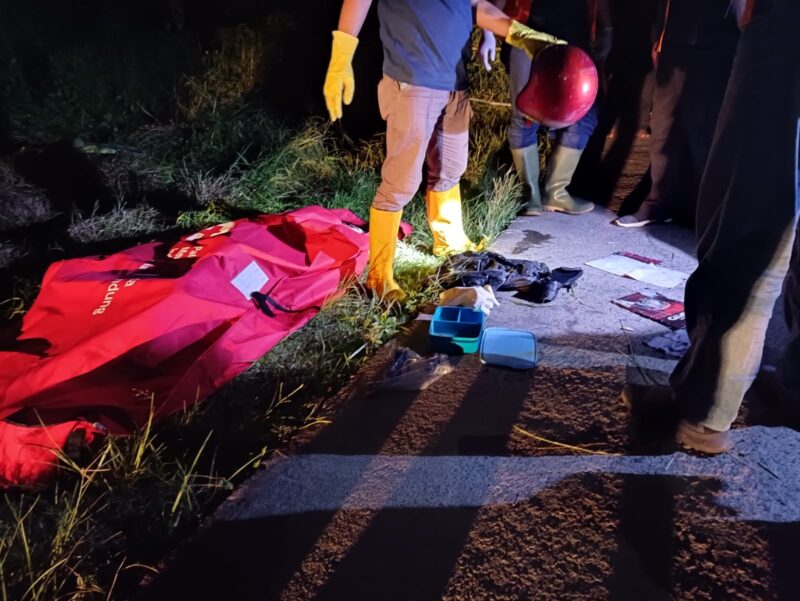 Mayat laki-laki ditemukan warga membusuk di Kabupaten Bandung, (foto: Kris)