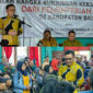 Kang Ace saat menyerahkan bantuan Asistensi Rehabilitasi Sosial (ATENSI) di Gedung PGRI Kecamatan Banjaran Kabupaten Bandung, Selasa (6/2/2024).