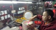 Pedagang nasi uduk di Padalarang KBB menjerit, harga beras sentuh Rp18 ribu
