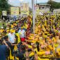 Massa sambut Ketua Umum DPP Golkar Airlangga Hartato, Gibran, Kang Ace, serta lainnya (Ist)
