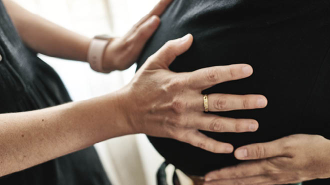 Ilustrasi kehamilan LGBTQ - mayoclinichealthsystem