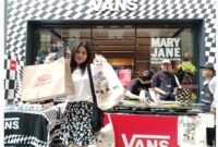 Savina pengunjung Vans PVJ Bandung (foto: Abdul Kholilulloh)