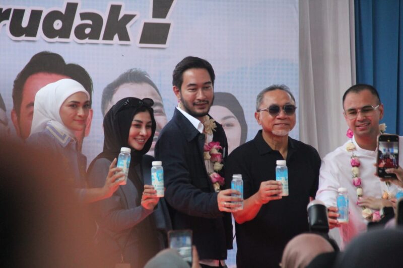 Ketum PAN Zulkifli Hasan didampingi Raffi Ahmad kampanye Jeje Govinda maju Bacabup Bandung Barat (foto: Deni)
