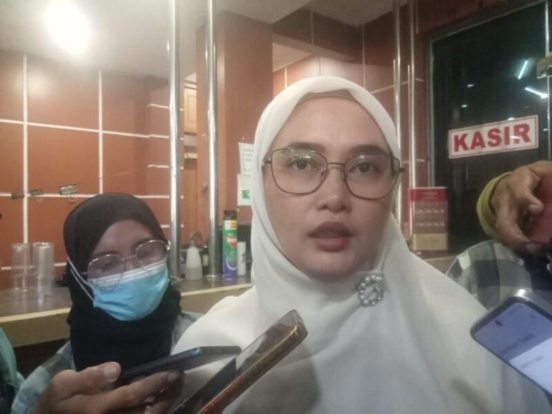 Ketua KPU Karawang, Mari Fitriana, (foto: Andyka Nugroho)