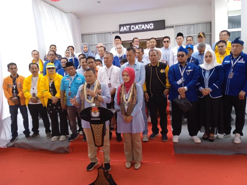 Pasangan Acep Jamhuri-Gina Fadlia Swara Didukung Koalisi Besar dan Dikawal Tiga mantan Bupati Karawang (foto: Andyka Nugroho)