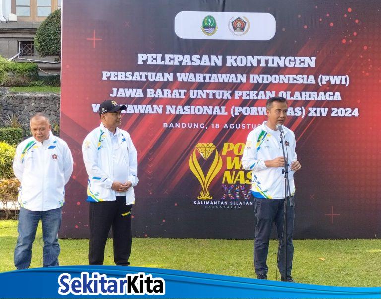 Penjabat (Pj) Gubernur Jawa Barat, Bey Machmudin, secara resmi melepas Kontingen PWI Jawa Barat  yang akan bertanding di Porwarnas XIV 2024 (foto: istimewa)