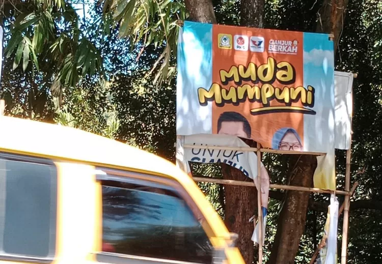 Baliho dan banner yang dirusak orang tak dikenal (Istimewa).