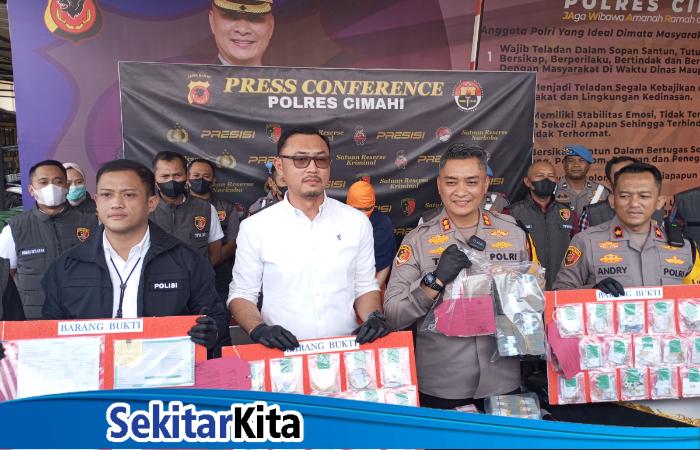 Kapolres Cimahi, AKBP Tri Suhartanto, dalam rilis pers pada Rabu, 30 Oktober 2024, di Mapolres Cimahi, (foto: Abdul Kholilulloh)