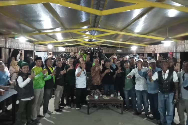 konsolidasi relawan EDUN se-Bandung Barat di Saung Parahyangan, Kota Baru Padalarang, Sabtu (26/10/2024). (foto: Abdul Kholilulloh)