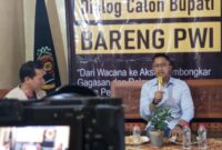 Calon Bupati Bandung Barat nomor urut 3, Hengky Kurniawan saat dialog bersama PWI KBB (foto: Abdul Kholilulloh)