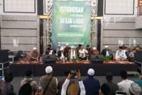 Istighosah dan doa bersama ribuan ulama di Ponpes Ar-Risalah, Kecamatan Cisarua untuk kemenangan Paslon Bupati dan wakil bupati Edi Rusyandi-Unjang Asari EDUN (foto: Abdul Kholilulloh)