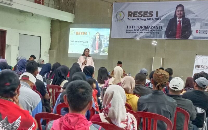 Anggota DPRD Provinsi Jawa Barat, Tuti Turimayanti dari Fraksi PDI Perjuangan (foto: istimewa)