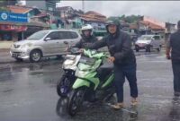 Ratusan Kendaraan Rusak Akibat Tumpahan Cairan Kimia di Jalan Raya Padalarang - Purwakarta (foto: Abdul Kholilulloh)