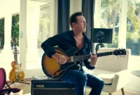 Julian Lennon Jalani Perawatan Bedah Darurat Setelah Analisis Kanker Pori-pori dan Kulit