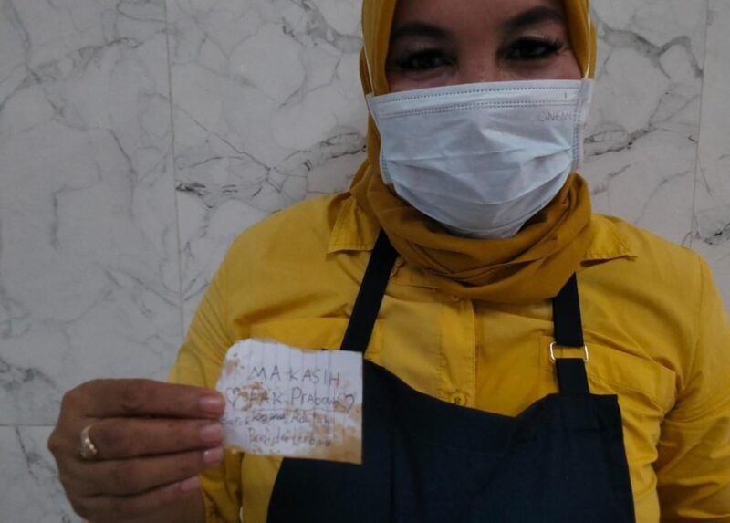 seorang pelajar selipkan surat pada momen makan bergizi gratis (foto: istimewa)
