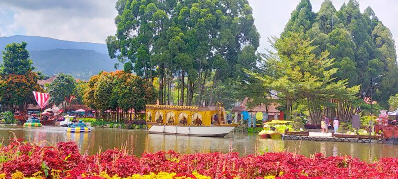Objek wisata Floating Market Lembang, Kabupaten Bandung Barat (KBB). Foto: Abdul Kholilulloh 