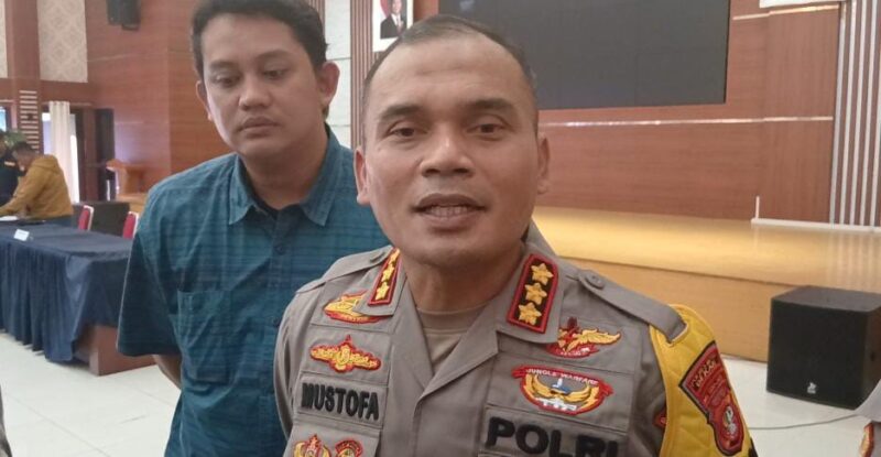 Kapolres Metro Bekasi, Kombes Pol Mustofa (foot: Darto/dok. SekitarKita.id)