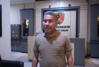 Ketua Umum Kamar Dagang dan Industri Indonesia (Kadin) Kabupaten Bandung Barat, Syamsul Ma'arif, resmi melakukan pelaporan balik atas dugaan pencemaran nama baik dan fitnah ke Mapolres Cimahi (foto: Abdul Kholilulloh)