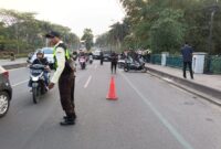 Situasi penemuan jasad gantung diri di jembatan Kota Baru, Parahyangan, Kecamatan Padalarang, Kabupaten Bandung Barat, Kamis 30 Juli 2025. Foto: istimewa 