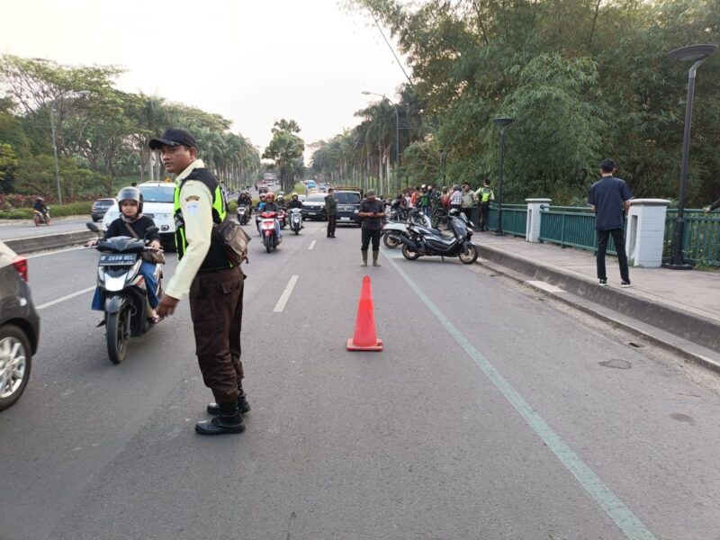 Situasi penemuan jasad gantung diri di jembatan Kota Baru, Parahyangan, Kecamatan Padalarang, Kabupaten Bandung Barat, Kamis 30 Juli 2025. Foto: istimewa 