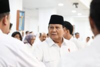 Presiden Prabowo Subianto memberi instruksi pada Kapolri Jenderal Listyo Sigit Prabowo untuk menaikkan pangkat aparat yang terluka saat menjaga demo. (Instagram/presidenrepublikindonesia)