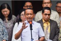 Menteri ESDM Bahlil Lahadalia usai rapat untuk atasi kekosongan BBM di SPBU swasta pada Jumat, 19 September 2025. (Instagram/kesdm)