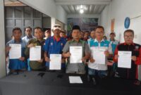 Pernyataan sikap Koalisi Enam Serikat Pekerja/Serikat Buruh Kabupaten Bandung Barat (foto: Abdul Kholilulloh)