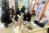 DPD NasDem KBB sambangi korban keracunan MBG di RSUD Cililin (foto: DPD NasDem KBB)