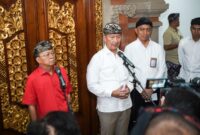 Menperin Agus Gumiwang (tengah) menyebut pemerintah menyiapkan dana Rp20 triliun untuk program KIPK. (kemenperin.go.id)