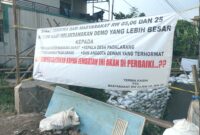 Jembatan ambruk Kampung Sukamaju, Desa Padalarang sebelum diperbaiki (foto: Abdul Kholilulloh)