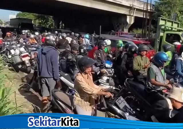 Kemacetan kerap terjadi di jalan Raya Cimareme, Kecamatan Ngamprah, Kabupaten Bandung Barat (KBB) foto: istimewa 