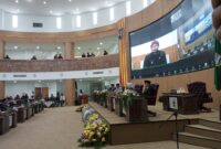 Bupati Bandung Barat Jeje Ritchie Ismail memberikan sambutan di momen rapat Paripurna DPRD KBB, Kamis 23 Oktober 2025, (foto: Abdul Kholilulloh)