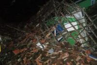 Longsor menimpa MTs Al Barokah dan Pondok Pesantren Athahiriah   di Kampung Pasir Buleud, RT 02 RW 04, Desa Cinengah, Kecamatan Rongga, Kabupaten Bandung Barat (Foto: Abdul Kholilulloh)