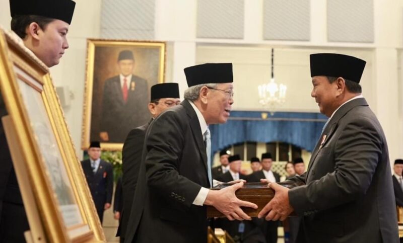 Presiden Republik Indonesia Prabowo Subianto menganugerahkan gelar Pahlawan Nasional kepada sepuluh tokoh bangsa dari berbagai daerah (foto: Instagram @prabowo)