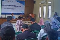 Dispernakan Kabupaten Bandung Barat (KBB) melalui Bidang Kesehatan Hewan kembali melanjutkan rangkaian sosialisasi pembentukan dan penguatan Kader Zoonosis untuk wilayah Kecamatan Padalarang, Batujajar, Cihampelas, dan Cikalongwetan. (Foto: Instagram @dispernakan_kbb)