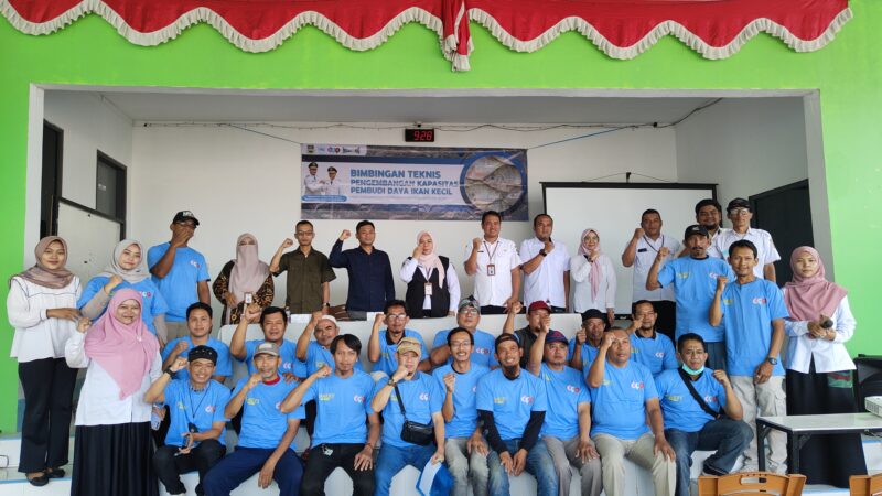 Pada Rabu, 19 November 2025, Bidang Perikanan Dispernakan KBB menggelar Bimbingan Teknis (Bimtek) Budidaya Ikan di Perumahan Graha Padalarang (foto: Abdul Kholilulloh)