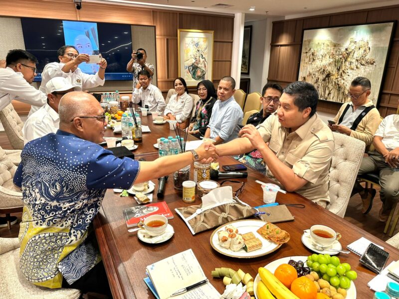 Kementerian Perumahan dan Kawasan Permukiman (PKP) bersama Persatuan Wartawan Indonesia (PWI) Pusat resmi menyepakati penyediaan 5.000 unit rumah subsidi khusus bagi wartawan di seluruh Indonesia (foto: dok. PWI Pusat)