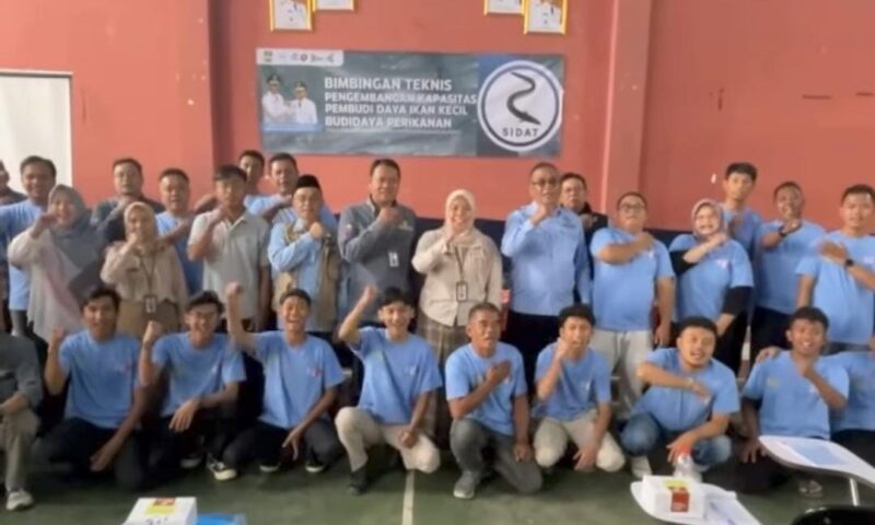 Dinas Perikanan dan Peternakan (Dispernakan) Kabupaten Bandung Barat (KBB) kembali melanjutkan program unggulannya, “Ngalong” Nganjang ka Balong di Desa Tanimulya, Kecamatan Ngamprah (foto: Instagram @dispernakan_kbb)