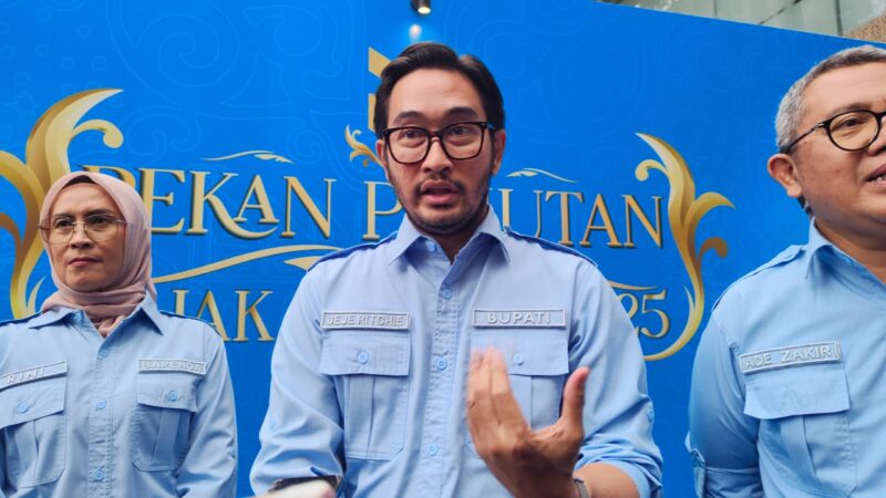 Bupati Bandung Barat, Jeje Ritchie Ismail, saat ditemui di Lembang (foto: Abdul Kholilulloh)