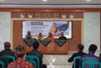 Anggota Komisi II DPRD Jawa Barat dari Fraksi PKS, Hj. Sri Dewi Anggraini, menyalurkan 100 ribu bibit ikan kepada 4 kelompok pembudidaya ikan di Desa Mandalamukti, Kecamatan Cikalongwetan Kabupaten Bandung Barat (foto: istimewa)