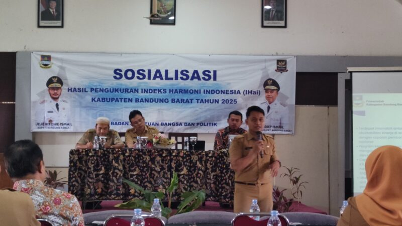 Bakesbangpol KBB gelar 
Pengukuran Indeks Harmoni Indonesia (IHai) di Lembang (foto: Abdul Kholilulloh)
