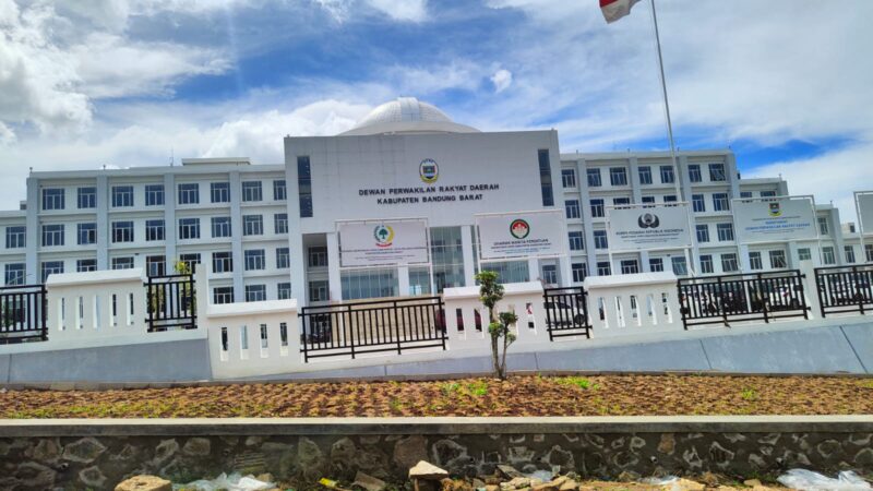 Gedung baru DPRD KBB (foto: Abdul Kholilulloh)