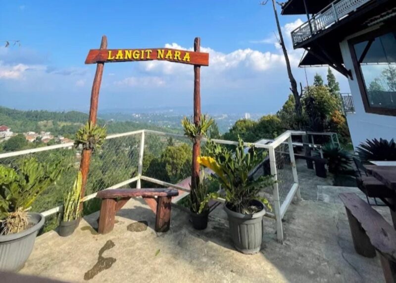 Wisata kuliner Langit Nara Cafe Punclut, Lembang Kabupaten Bandung Barat jadi favorit wisatawan (foto: istimewa)