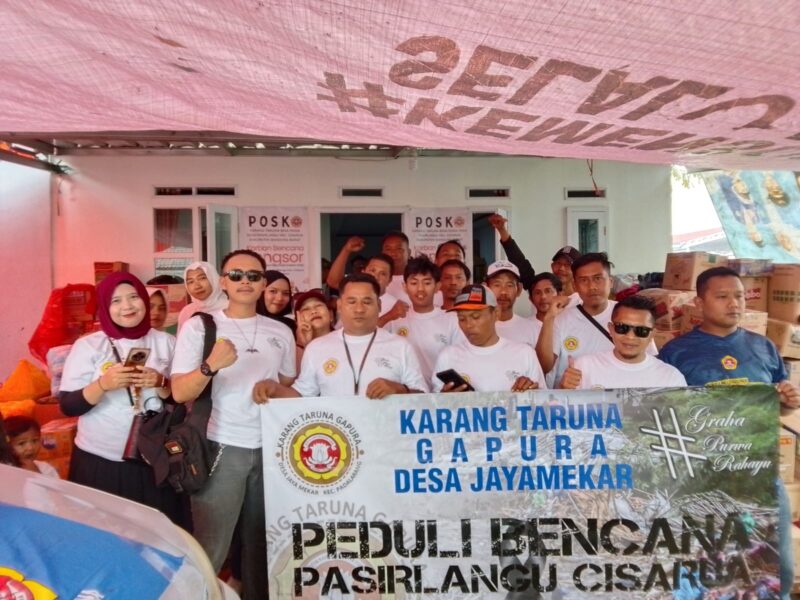 Karang Taruna Gapura (Graha Purna Rahayu) Desa Jayamekar, Kecamatan Padalarang, Kabupaten Bandung Barat (KBB) salurkan bantuan uang tunai Rp10 juta ke bencana longsor Cisarua, foto: istimewa