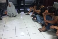 Aksi perang sarung yang melibatkan sejumlah pelajar di wilayah Kota Cimahi berhasil digagalkan aparat dari Polres Cimahi (foto: istimewa)