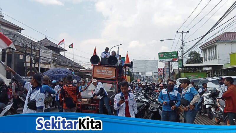 Ribuan buruh Bandung Barat turun aksi (foto: Abdul Kholilulloh/ ilustrasi)