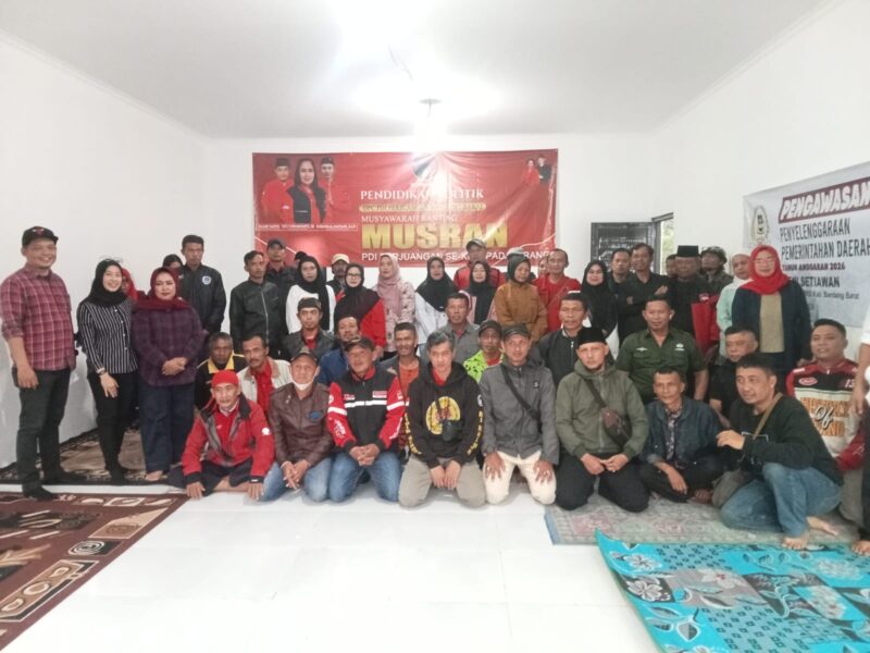Kegiatan reses DPRD Kabupaten Bandung Barat yang digelar Deni Setiawan di Padalarang menuai sorotan publik karena diduga bercampur dengan agenda internal partai politik (foto: istimewa)