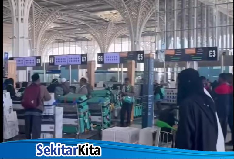 Dalam unggahan Instagram undercover.id pada Minggu, 1 Maret 2026, terdengar keluhan seorang warga negara Indonesia (WNI) yang mengaku terjebak di Bandara Internasional Prince Mohammad bin Abdulaziz International Airport, Arab Saudi (foto: istimewa)