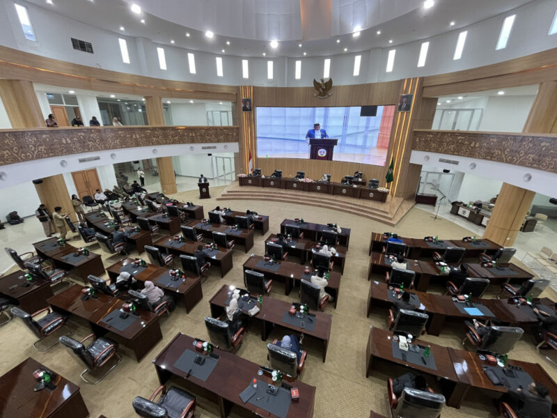 Rapat Paripurna DPRD KBB terkait Laporan Keterangan Pertanggungjawaban (LKPJ) Tahun Anggaran 2025 yang digelar Selasa (31/3/2026). Foto: Abdul Kholilulloh