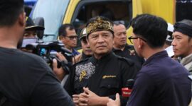 Anggota Komisi IV DPR RI, Dadang M Naser melakukan penanaman pohon (Anggota Komisi IV DPR RI, Dadang M Naser (foto: istimewa)